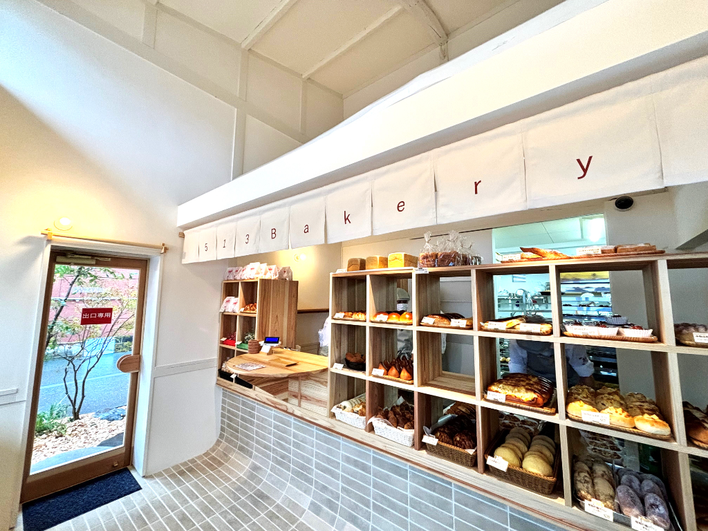 ベーカリー販売スタッフ